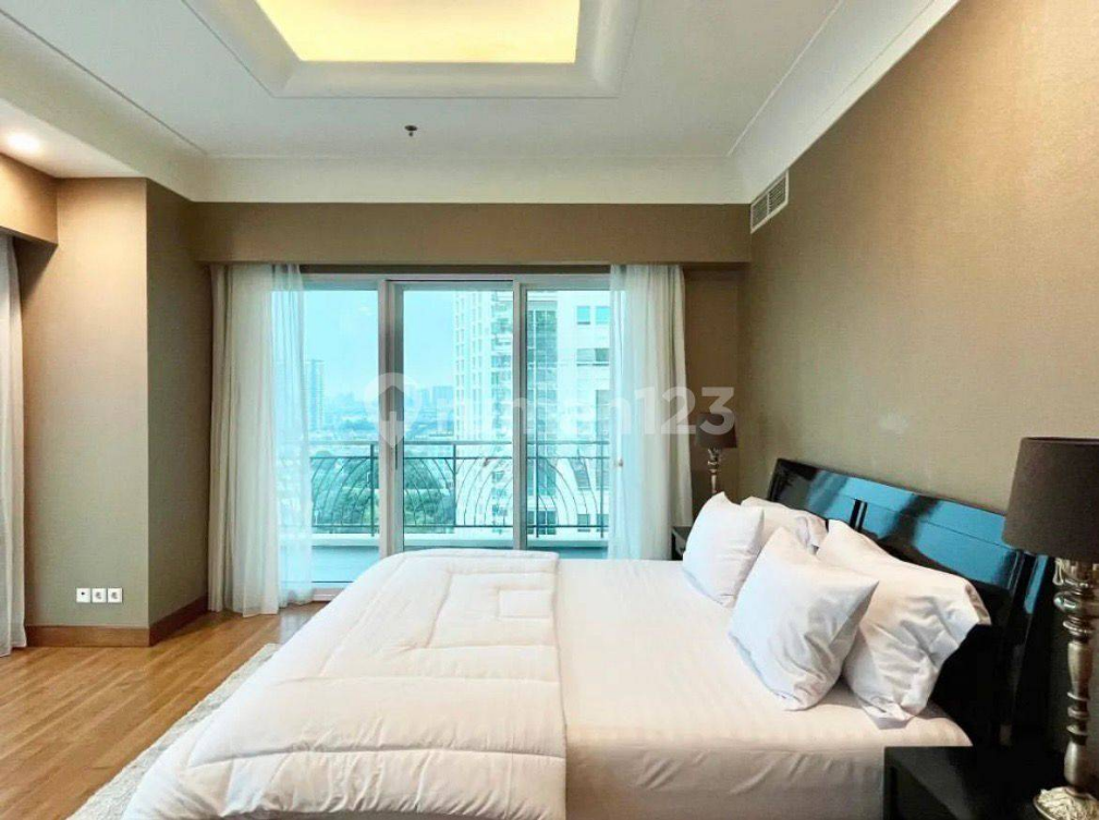 Luxurious 3-Bedroom Apartment at Pakubuwono Residence