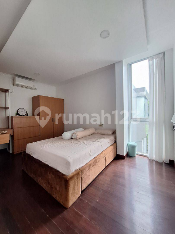 Newly Renovated 5BR Townhouse Near Citos