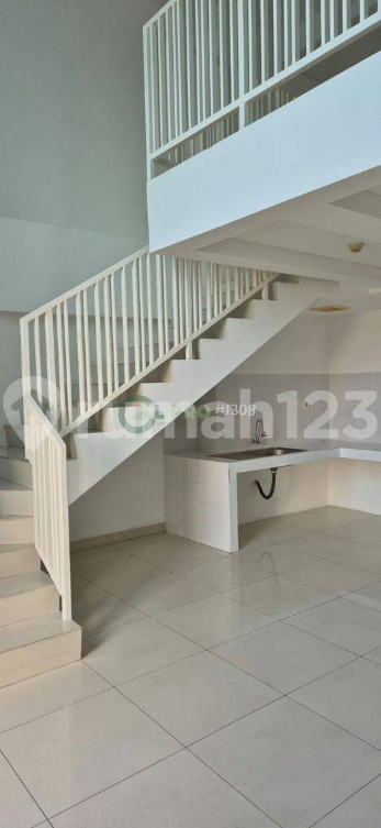 Spacious Two-Level Loft Office Near Mall Soho