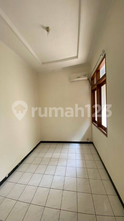 Spacious House with Garden in Quiet Location