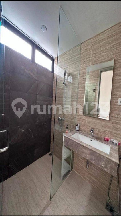 Luxurious 3-Bedroom House with Modern Interior