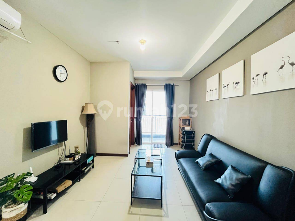 Modern Greenbay Apartment Near Baywalk Mall