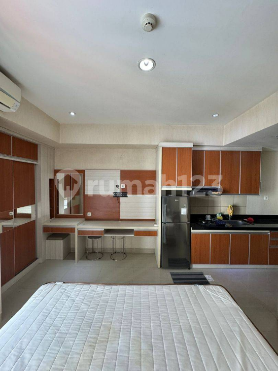 Furnished Studio Apartment with Pool View