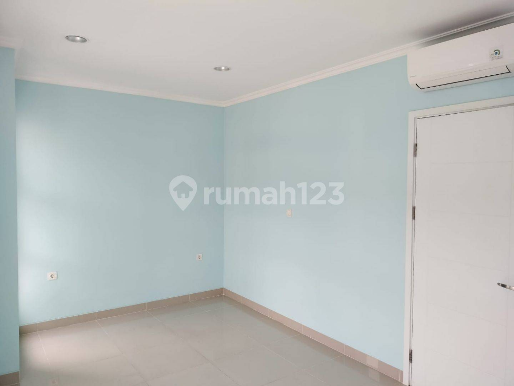 Modern 3-Bedroom Townhouse in Gading Serpong