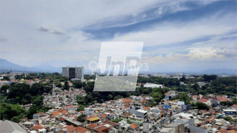 Furnished 2-Bed Apartment with Mountain View