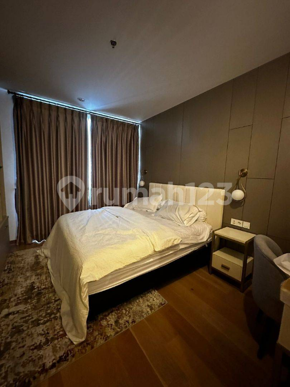 Modern 2-Bedroom Apartment with Designer Interior