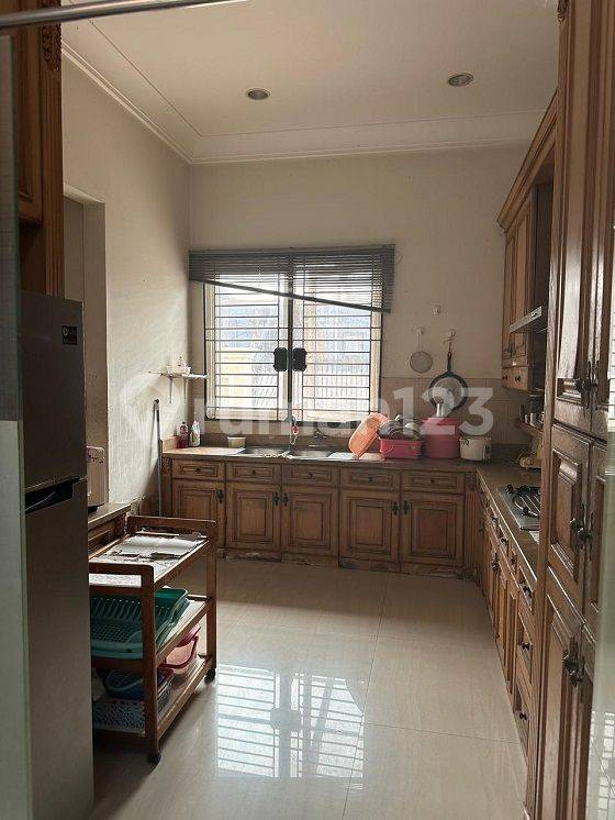 Spacious 5-Bedroom Hook House in Sunter