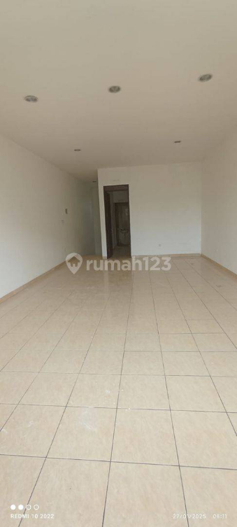 Spacious Commercial Shophouse on Batununggal Main Road