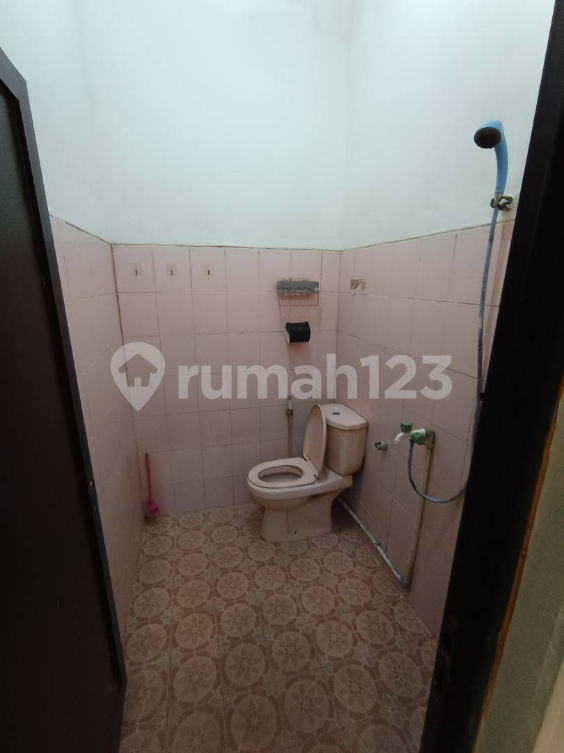 3-Bedroom House in Pamogan with Parking