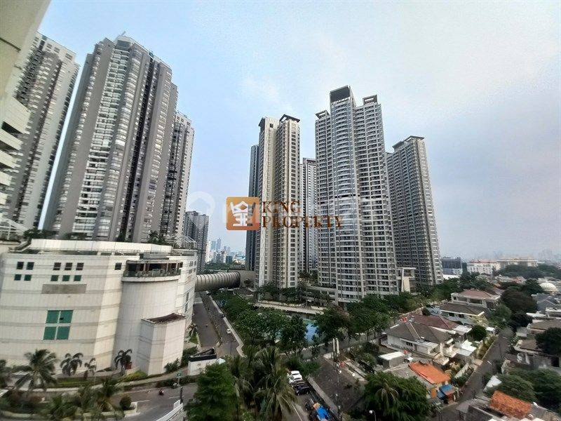Modern 3-Bedroom Apartment with Pool Access