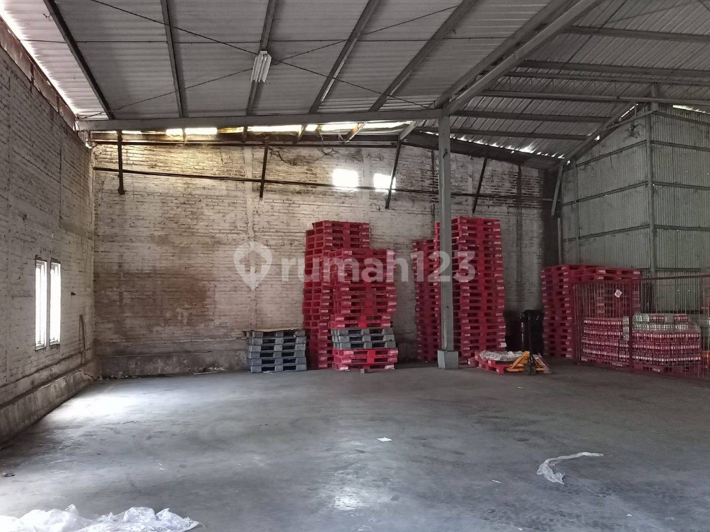 Large Industrial Warehouse on Soekarno Hatta Mainroad