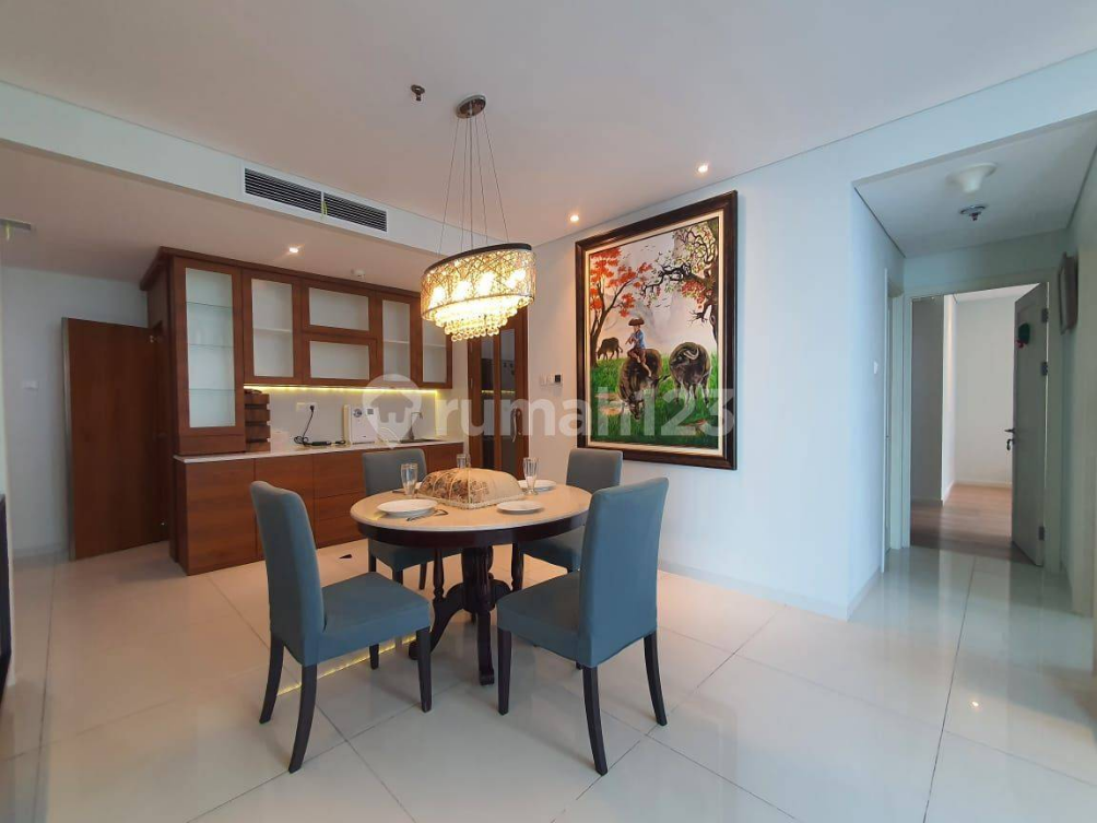 Luxury 3-Bedroom Regatta Apartment with Pool View
