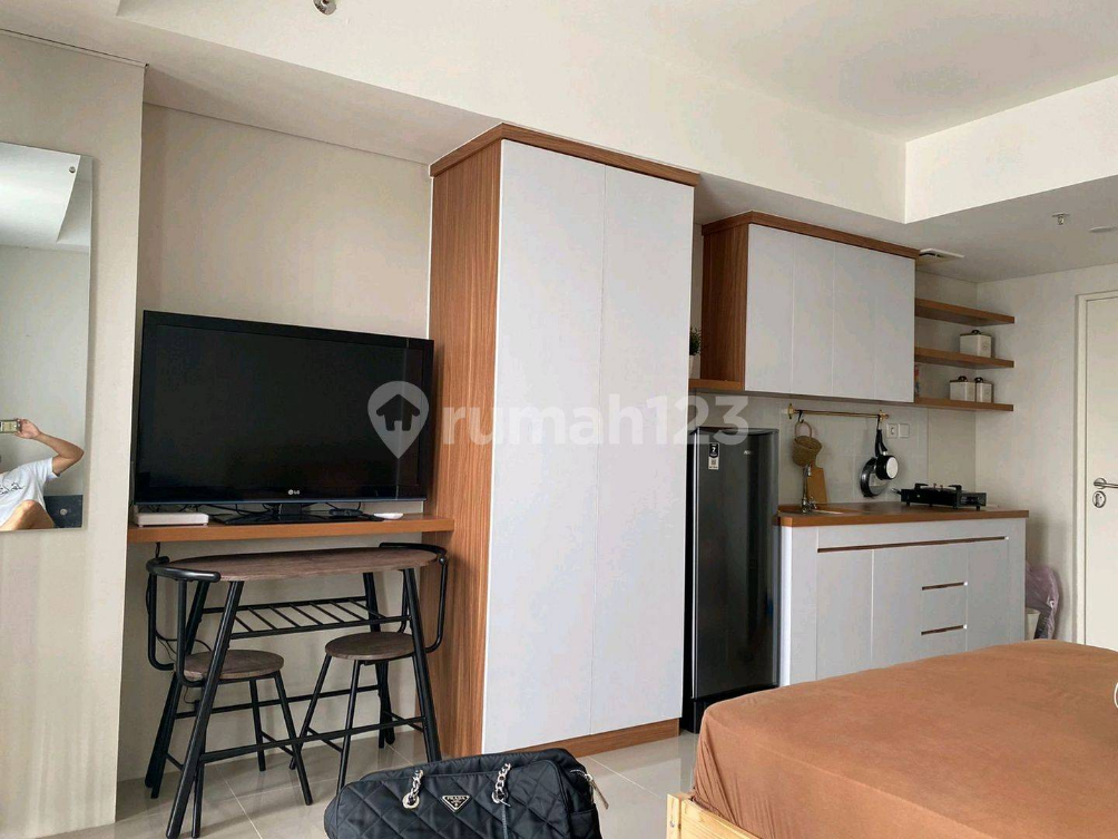 Modern Studio Apartment Near Bintaro Mall
