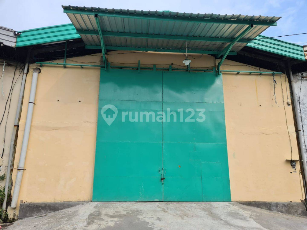 Large Warehouse with Office Near Port Access