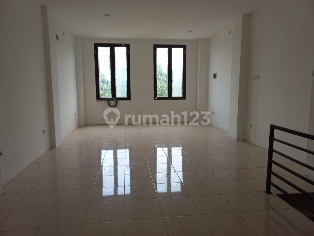 3-Story Commercial Ruko on Busy Kemang Raya
