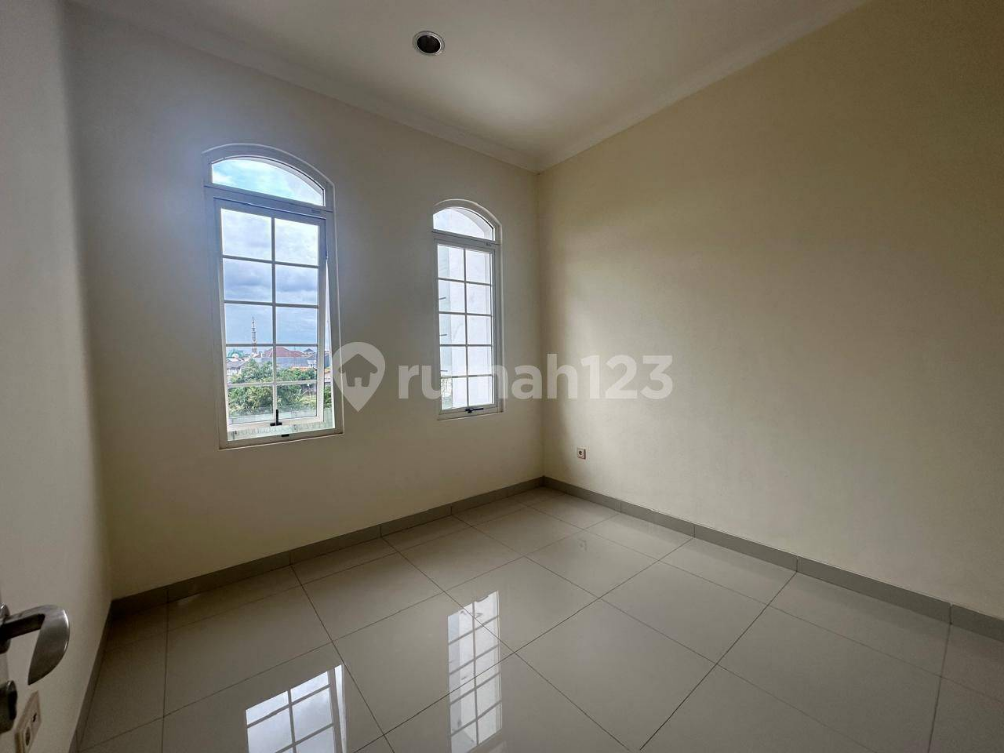 Brand New Hook House in Premium Cluster
