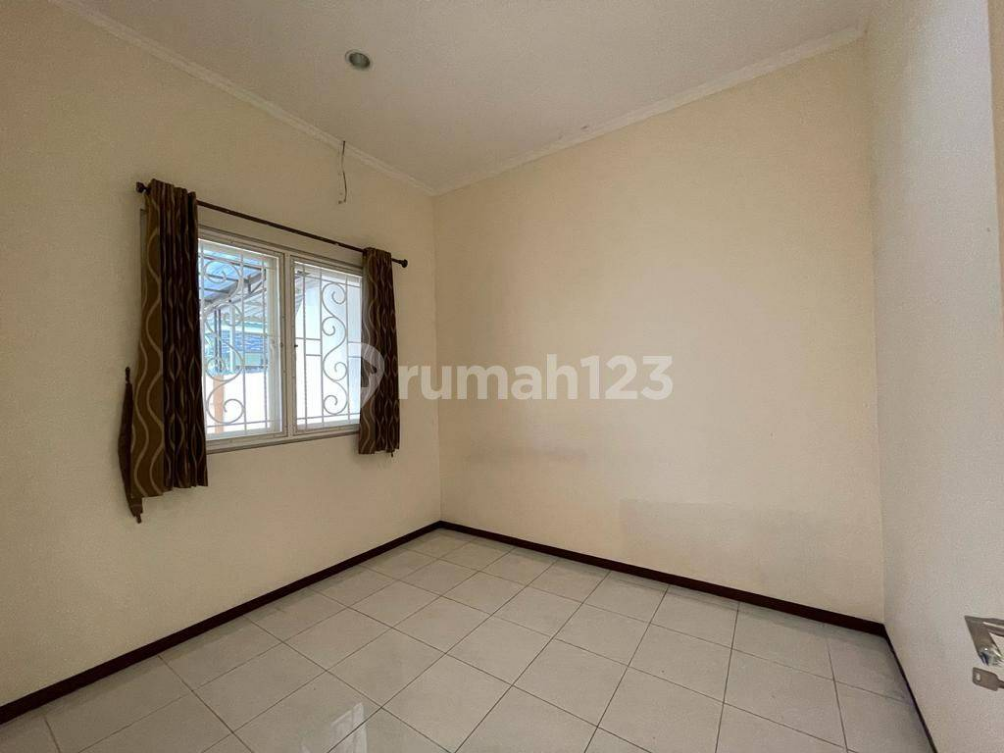Comfortable House Near MERR and Superindo with Security