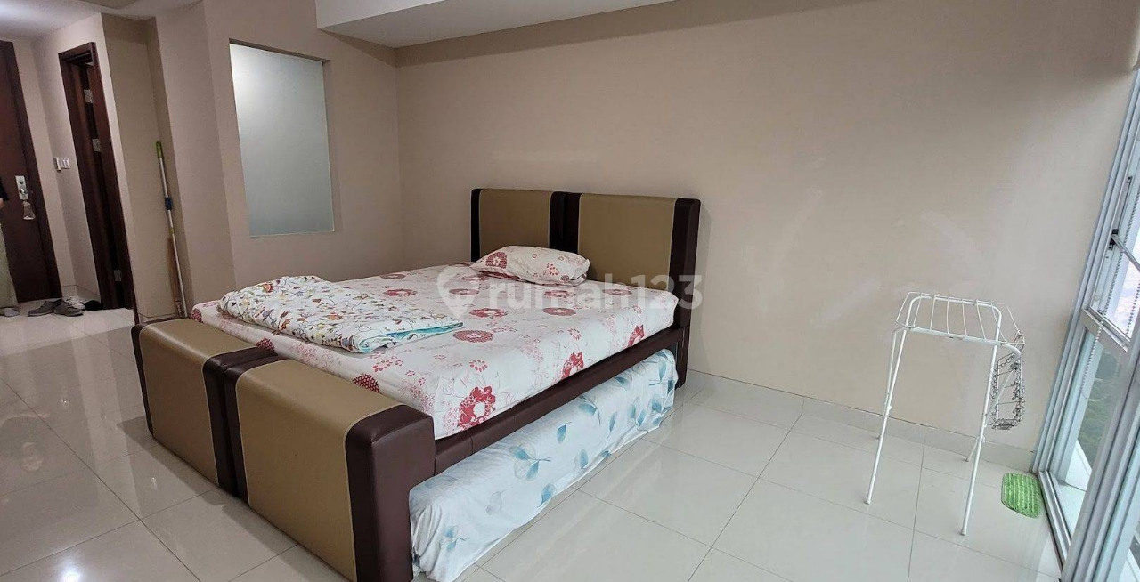 Modern Studio Apartment Near UPH Campus