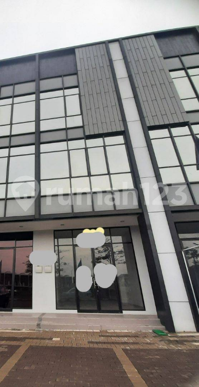 Three-Story Commercial Building Near MRT Fatmawati