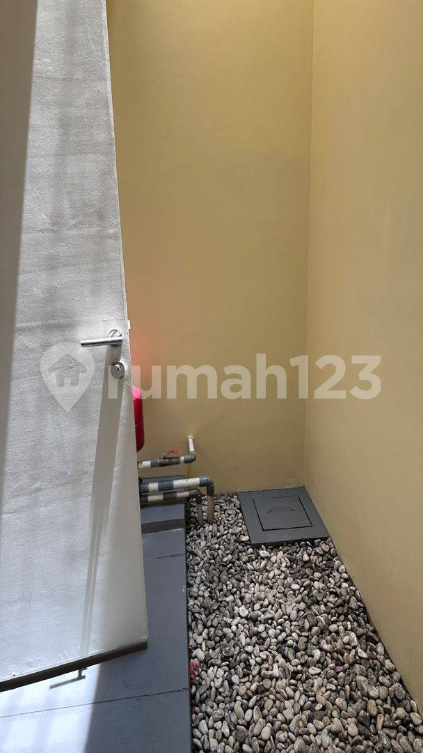 Modern House for Rent in Puri Botanical Residence