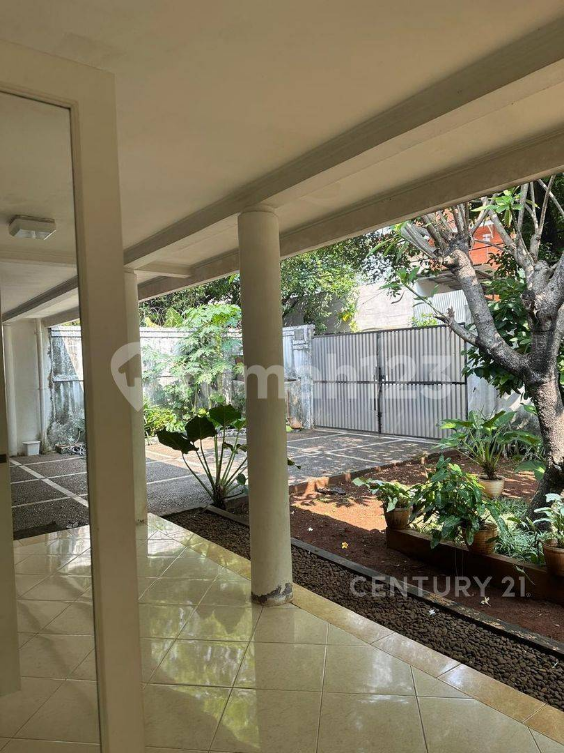 Spacious 4-Bedroom Villa with Pool and Garden