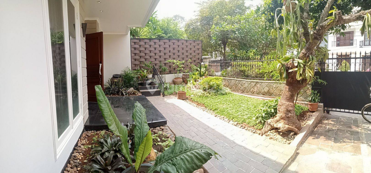 Renovated House Near Pondok Indah with Pool