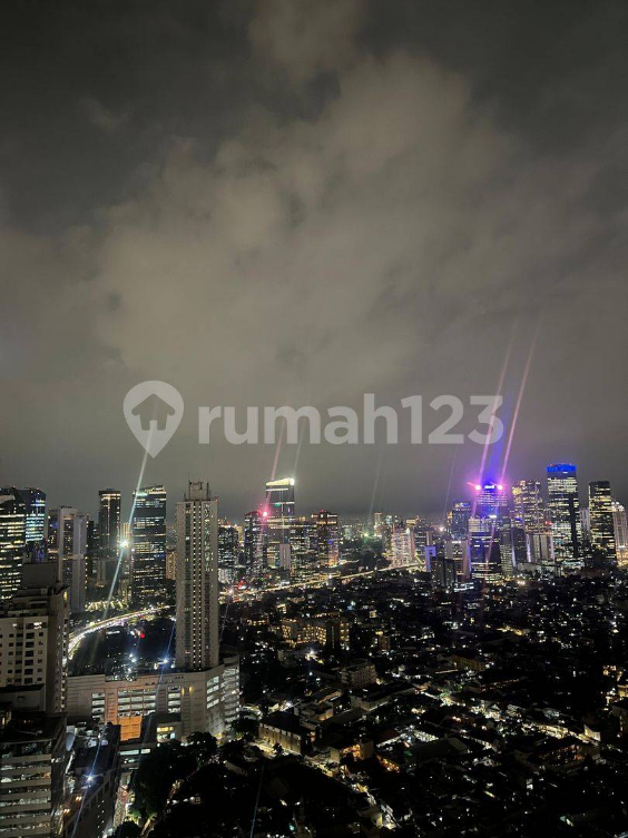 Modern 1 Bedroom Apartment with City View