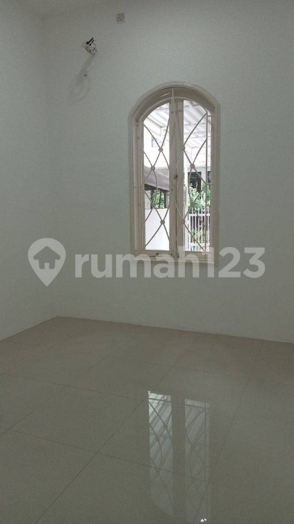 Renovated 3-Bedroom House Near Mall
