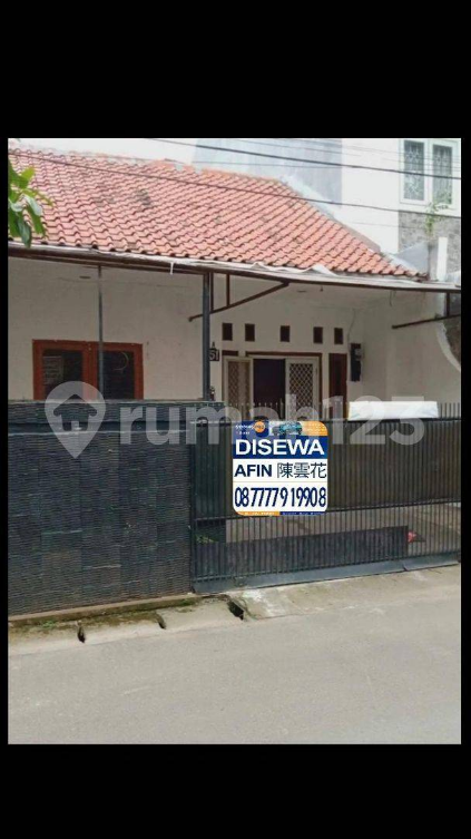 2 Bedroom House with Kitchen and Bathroom in Tebet