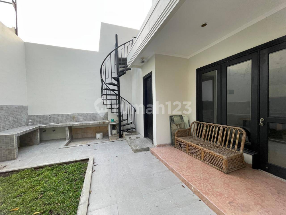 Modern 2-Story House in Bukit Mas