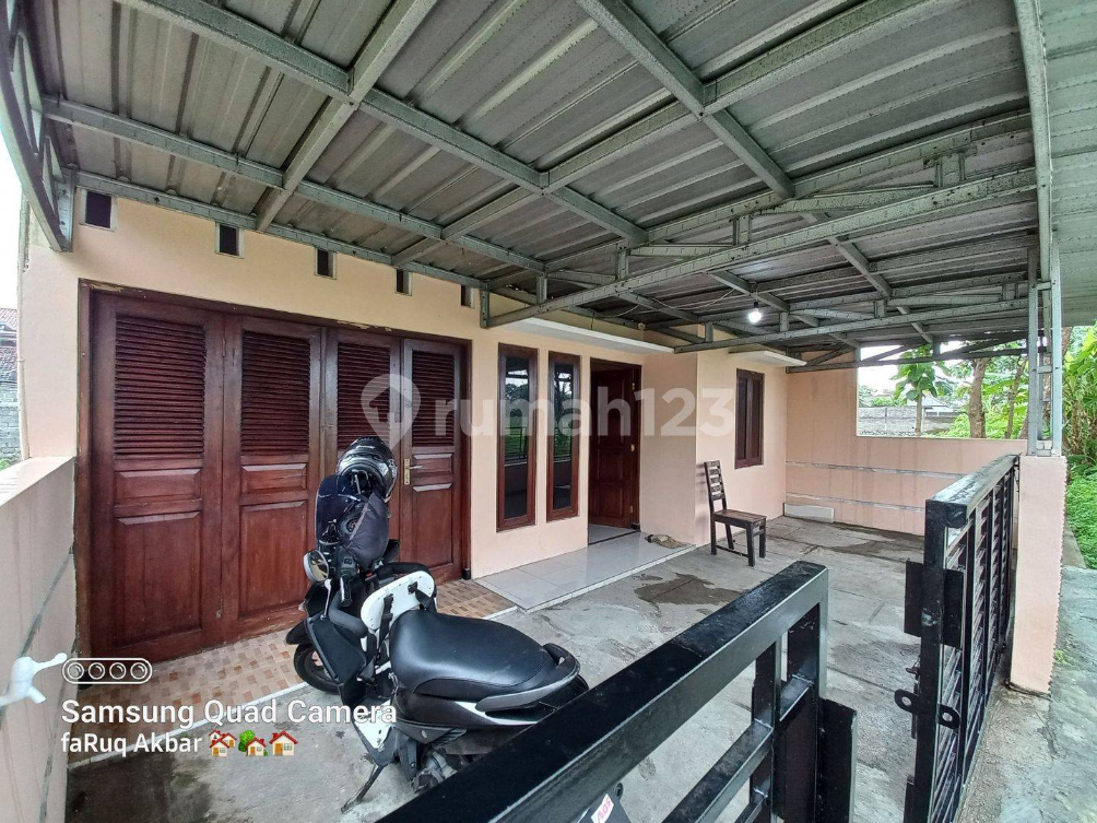 Affordable House with Mountain View and Garage
