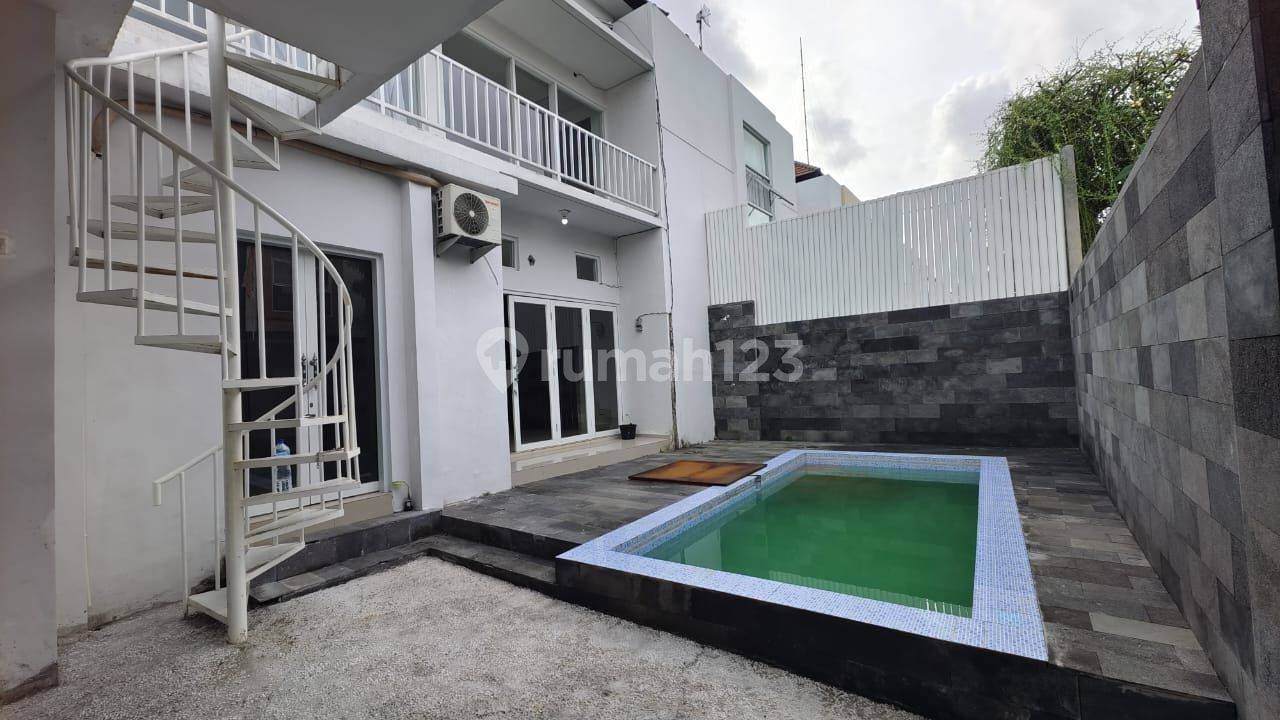 Modern 3-Bedroom House with Private Pool