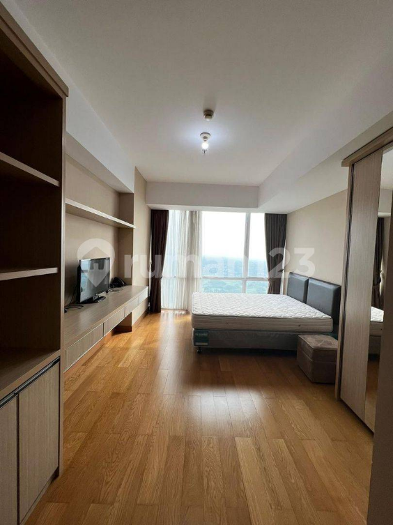 Modern 5-Star Hotel-Style Apartment Near UPH University