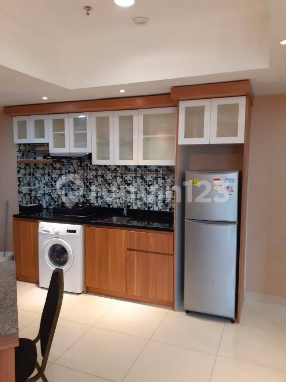 Modern 2-Bedroom Furnished Apartment with City View
