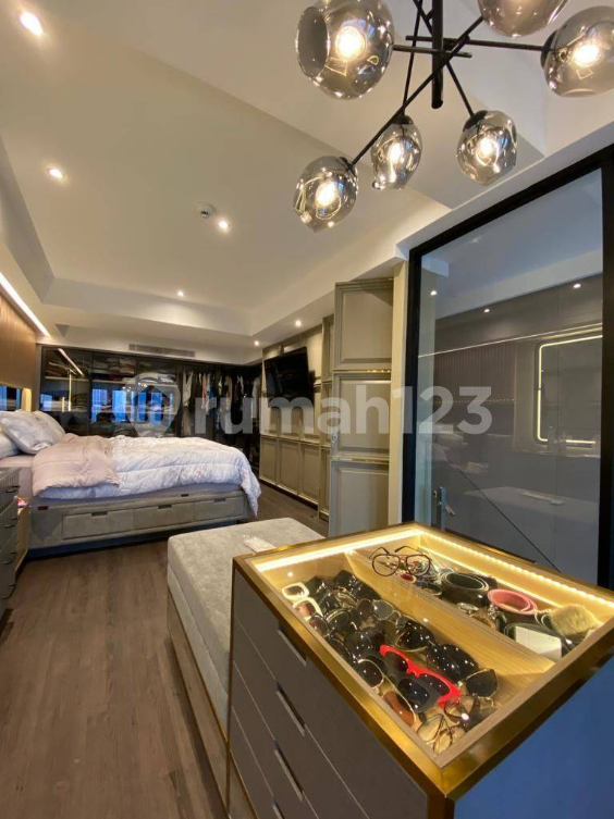 Luxurious Furnished SOHO Apartment with City Views