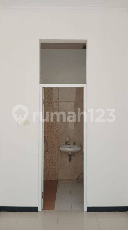Modern 3 Bedroom House with Designer Interior