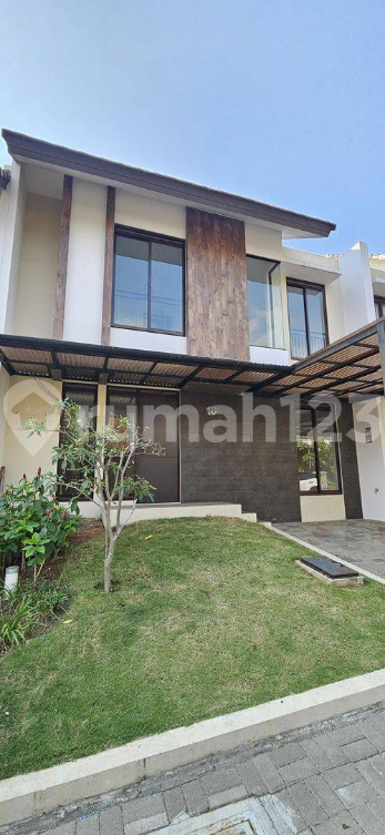 Modern 2-Story House with 3 Bedrooms KBP