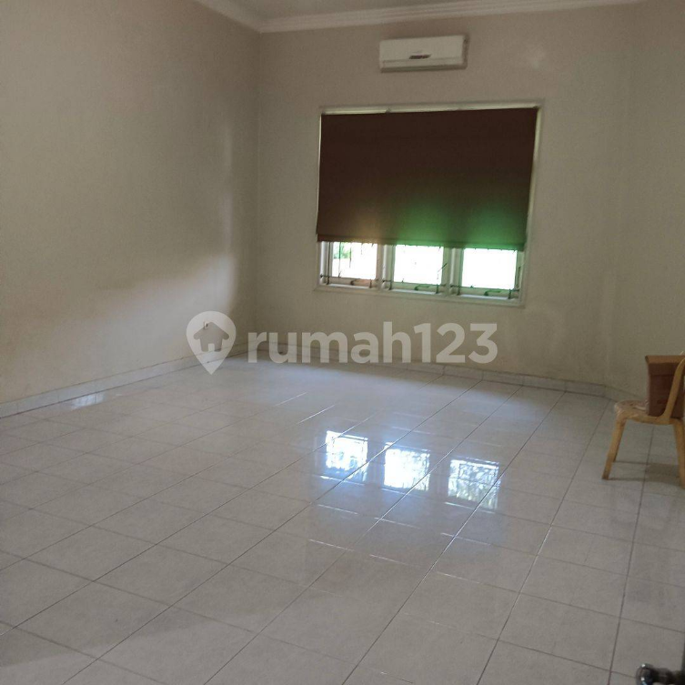 Modern House with Air Conditioning Near Airport