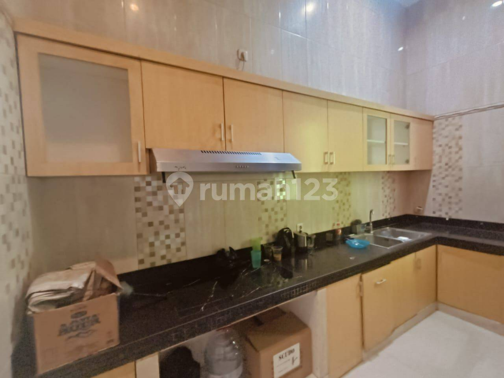 Spacious 3-Bedroom House in Setra Duta