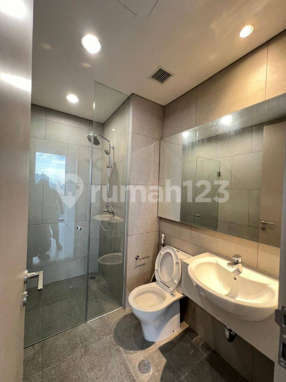 Semi-furnished 2-Bedroom Apartment Near JIEXPO