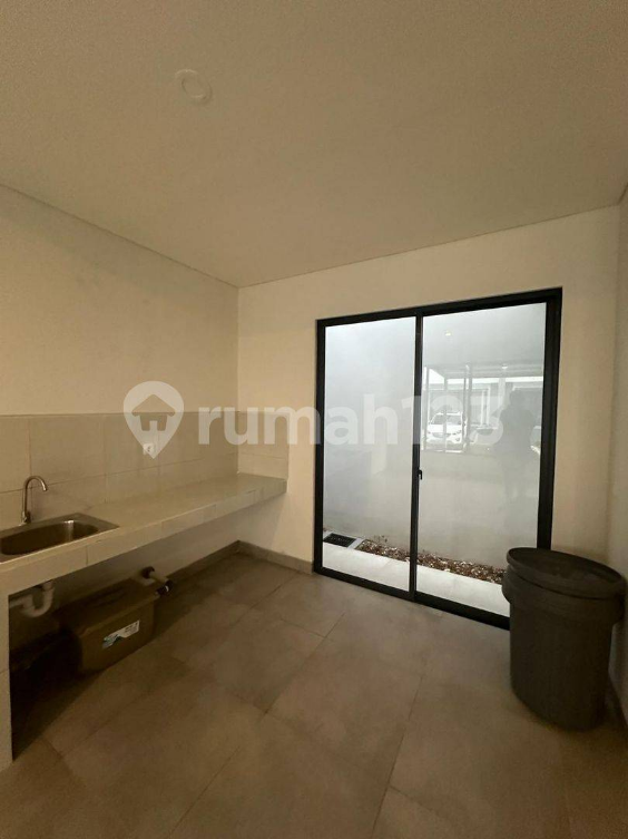 Modern Townhouse Near BSD City Toll
