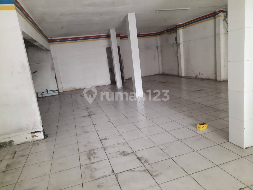 Large Commercial Shop House on Main Sunter Road