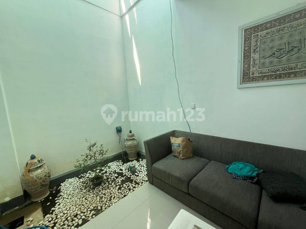 Modern 3-Bedroom House Near Beach with Garden
