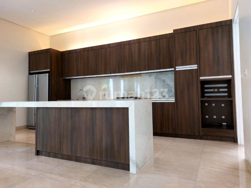 Luxury Villa with Pool Near French School