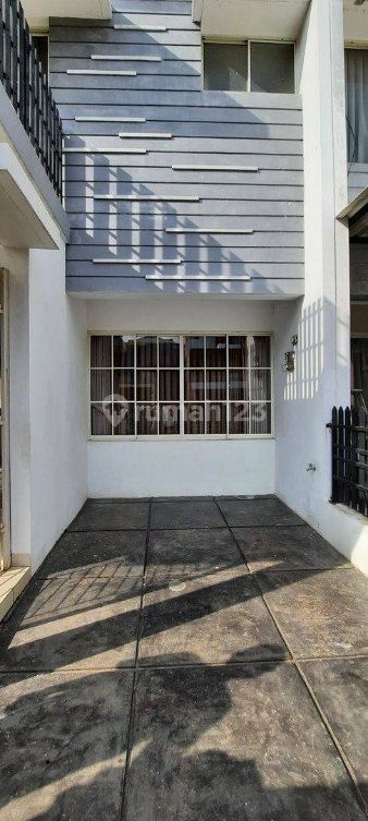 Large Semi-Furnished House with Garden View