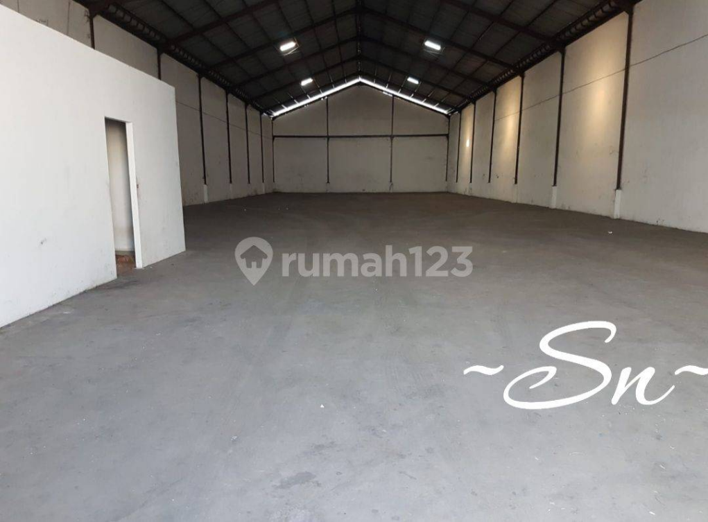 Large Industrial Warehouse with Office Space