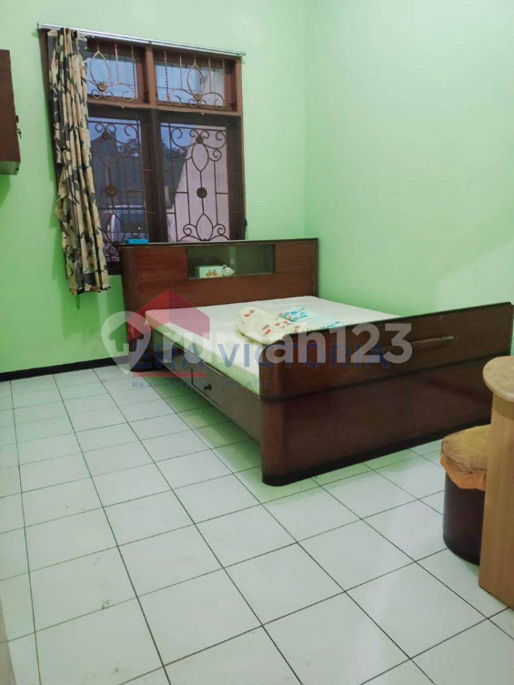 Large 5-Bedroom House Near Universities with Furnishings