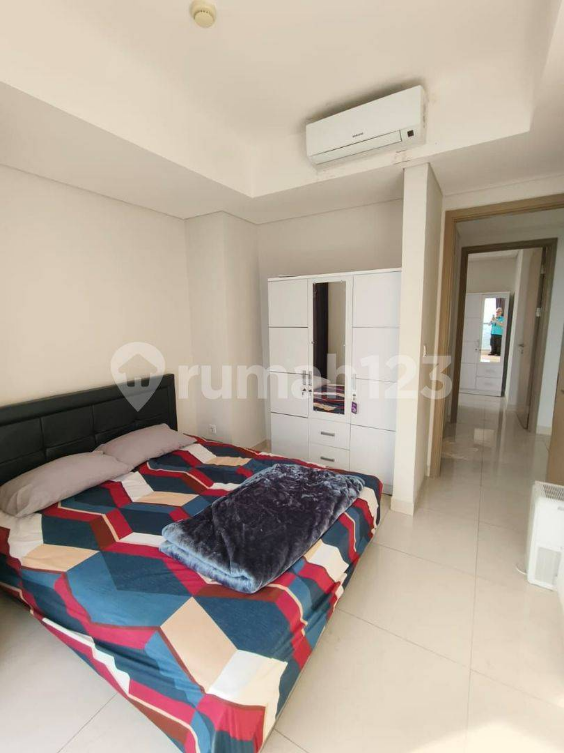 Furnished 2BR Gold Coast PIK Apartment