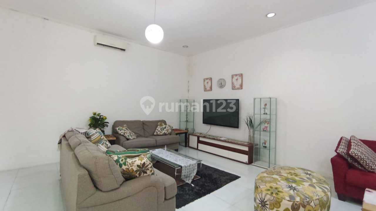 Luxurious 4-Bedroom House in Central Bandung
