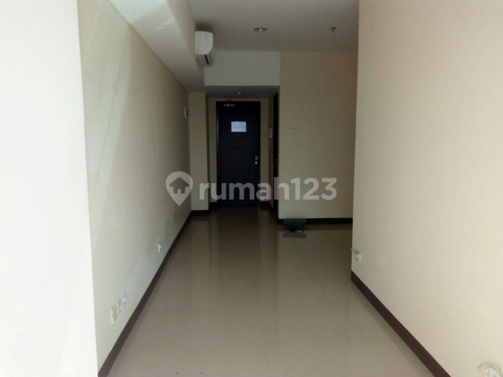 Spacious 2-Bed Apartment Near Shopping Malls Bandung